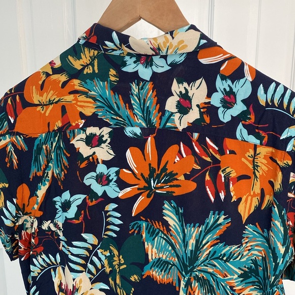 Zara / Resort Shirt / Floral Pattern / Small - Picture 5 of 9